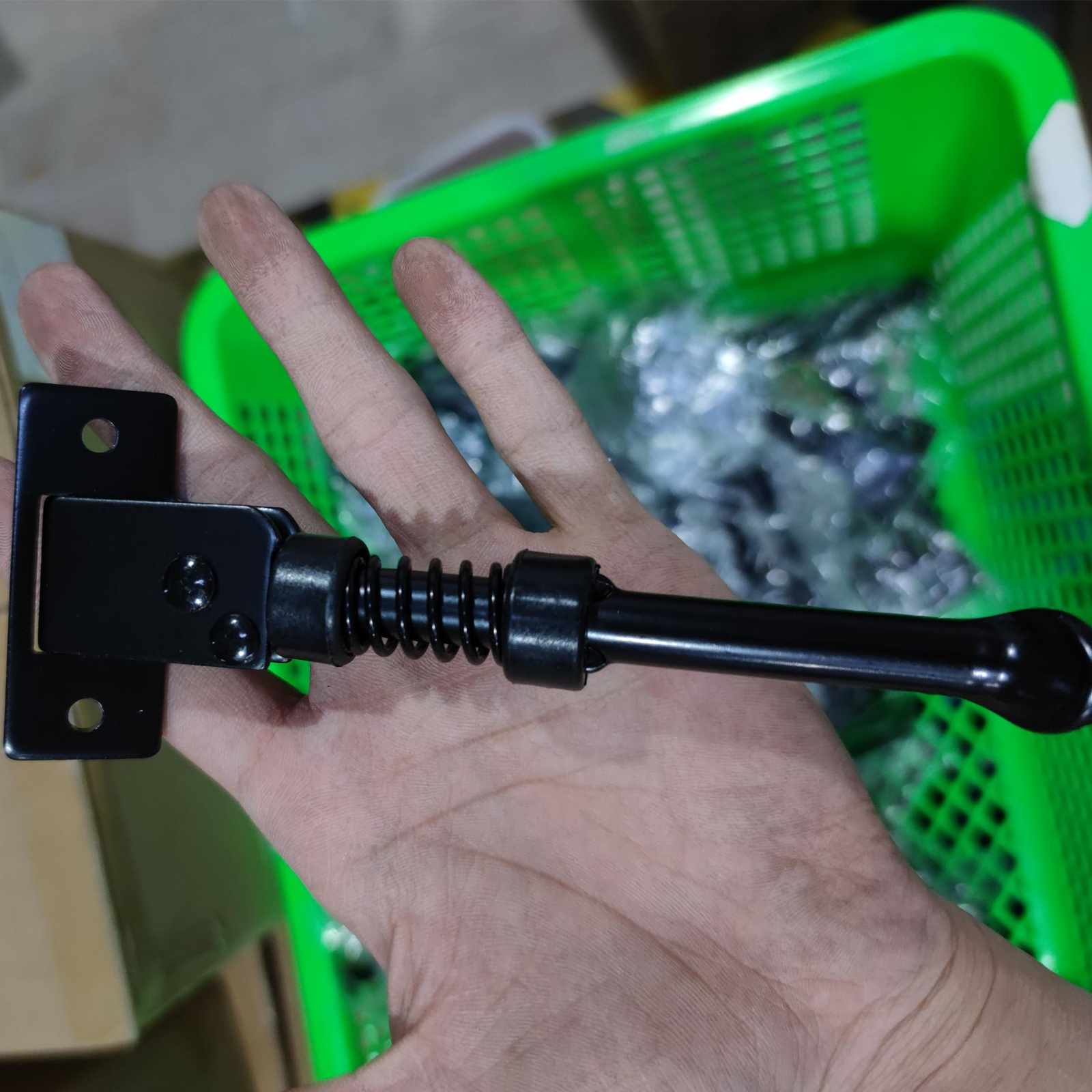 Kickstand for ix4
