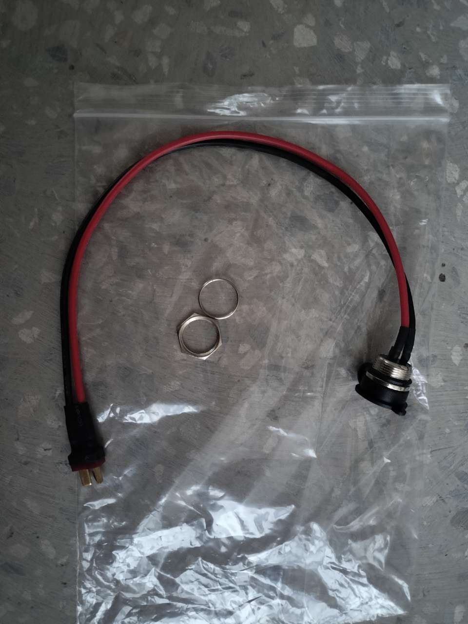 Three-hole aviation charging port for i10max